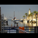 Outlet vom Canal du Rhône à Sète und der Leuchtturm in Le Grau-du-Roi